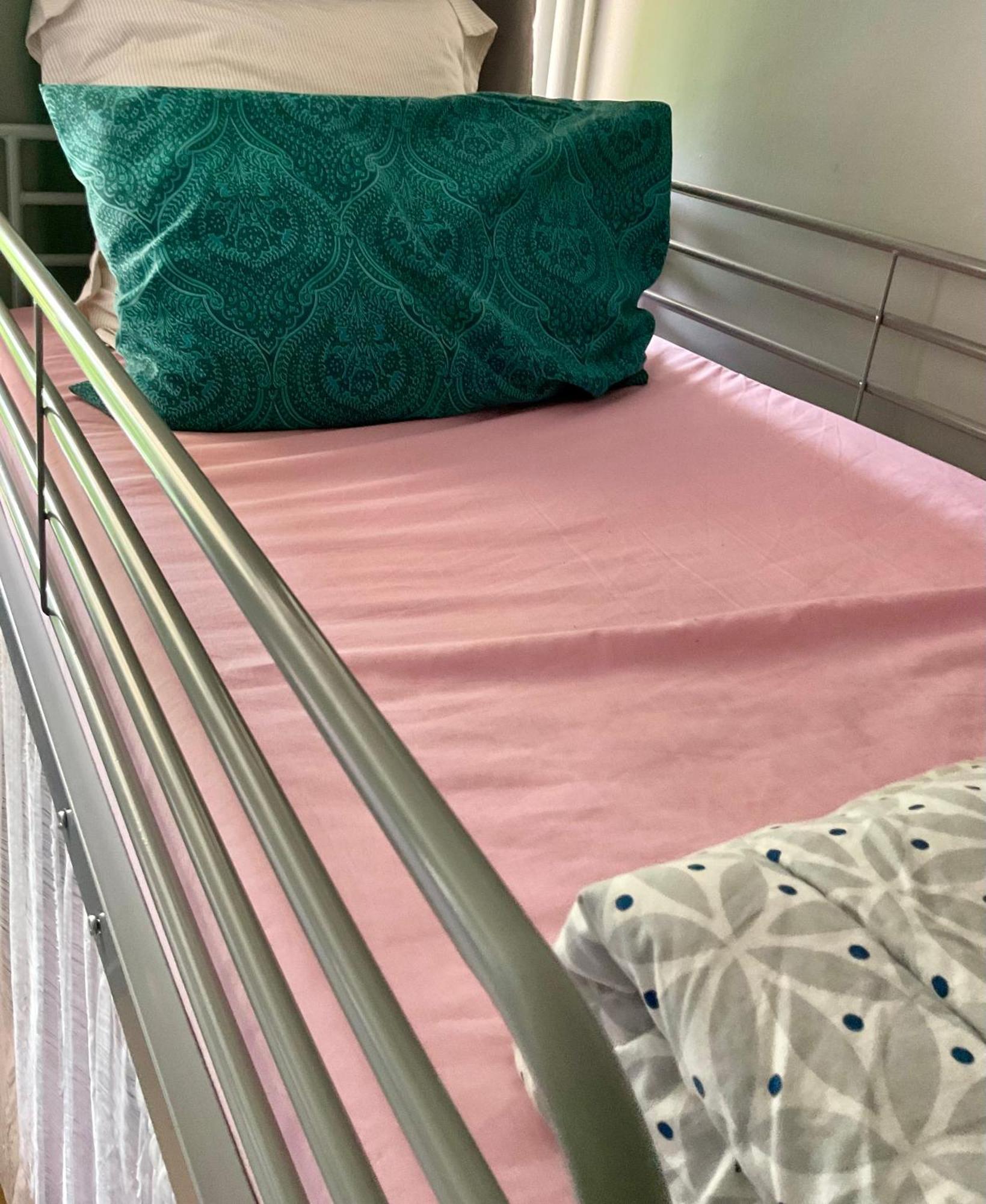 Female-Dortoir Femme -Dorm Shared Room Paris Bobigny Ngoại thất bức ảnh