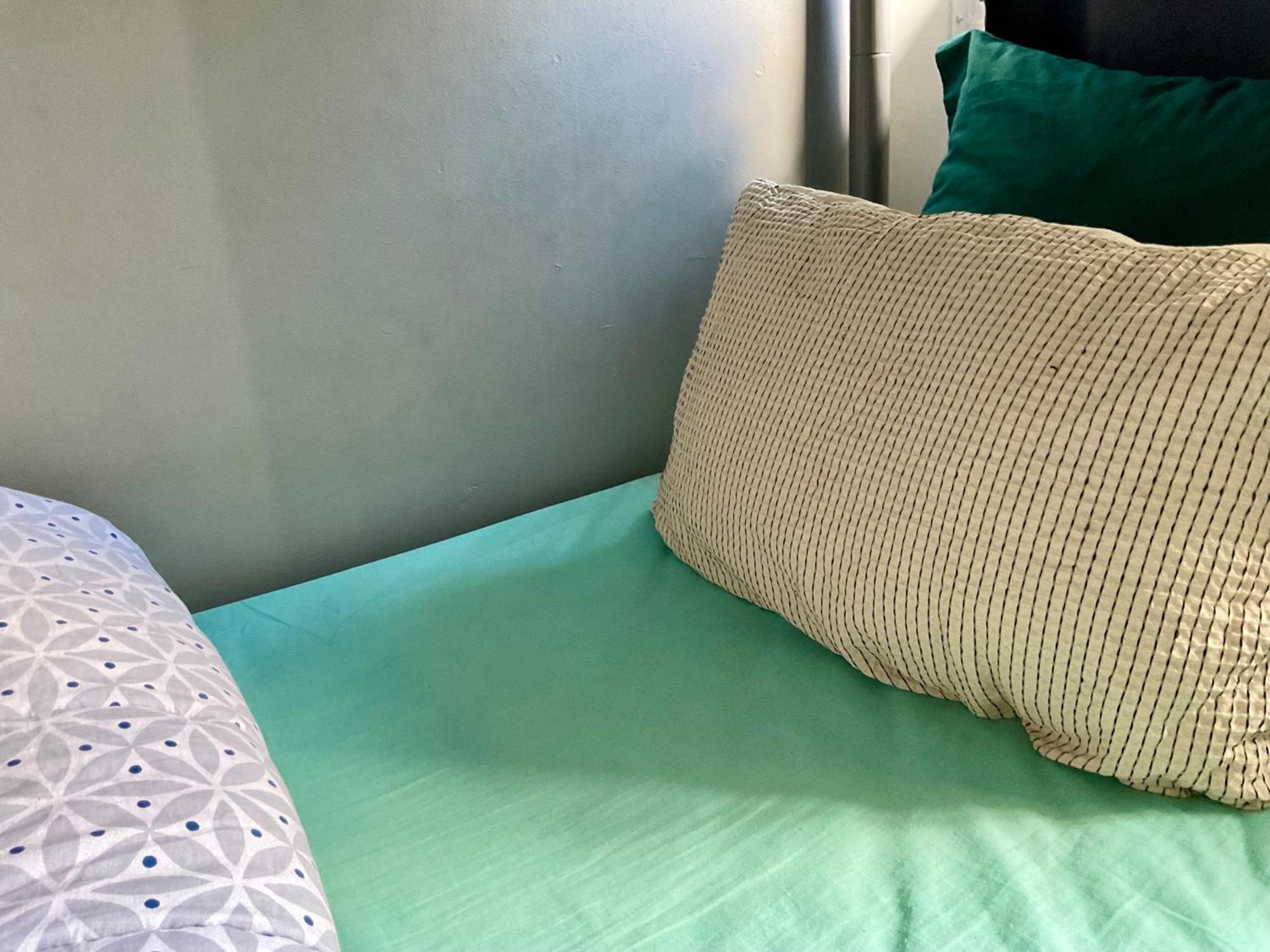 Female-Dortoir Femme -Dorm Shared Room Paris Bobigny Ngoại thất bức ảnh