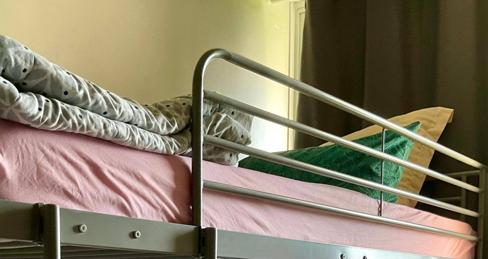 Female-Dortoir Femme -Dorm Shared Room Paris Bobigny Ngoại thất bức ảnh
