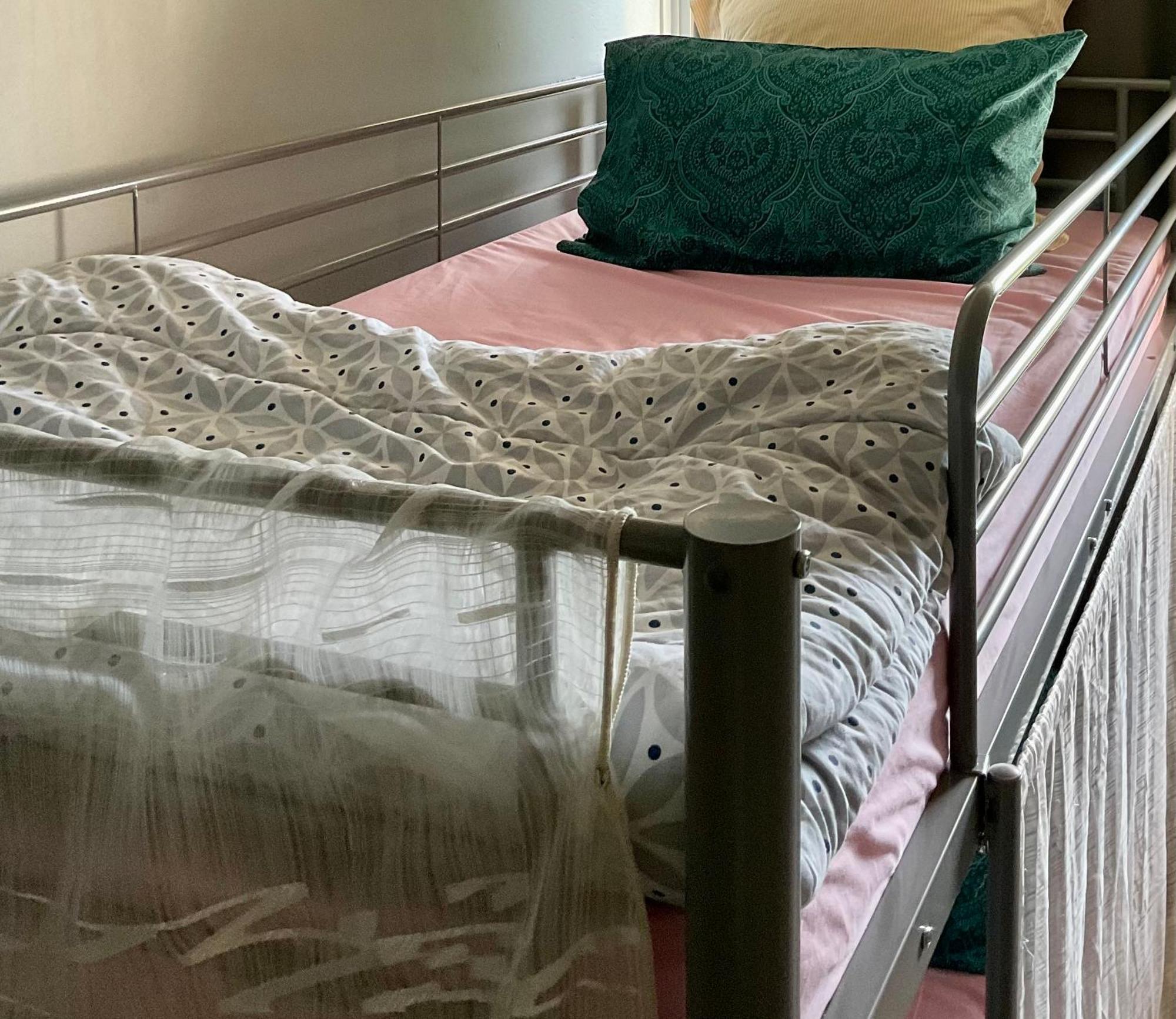 Female-Dortoir Femme -Dorm Shared Room Paris Bobigny Ngoại thất bức ảnh